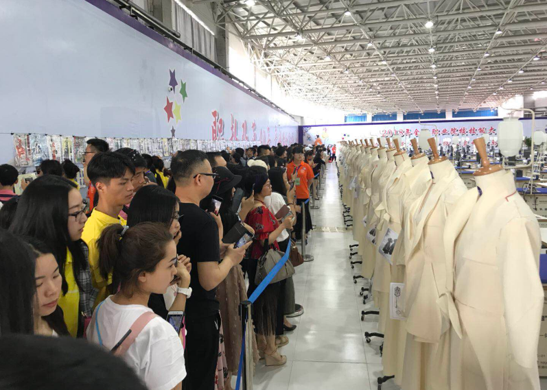 我系学生荣获2018年国赛“服装设计与工艺”赛项团体二等奖